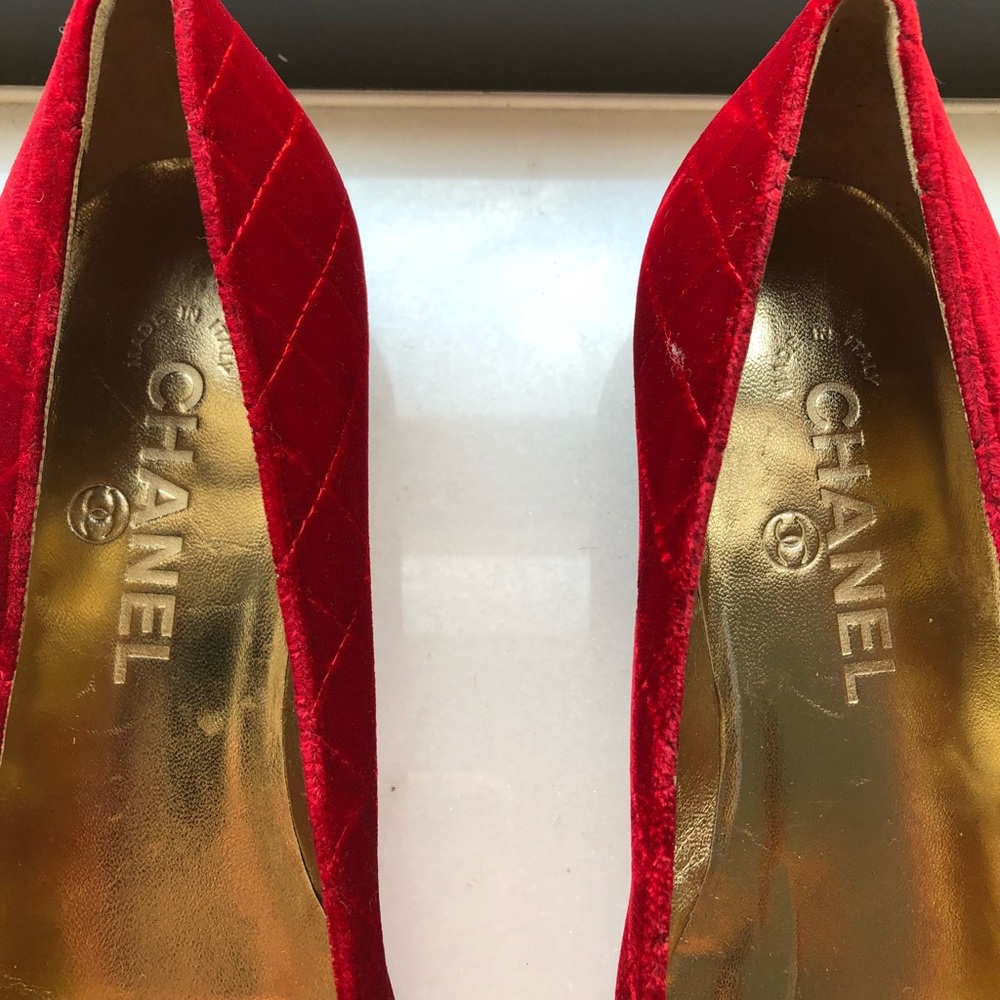 Vintage Chanel Shoes! - Picture 2 of 8